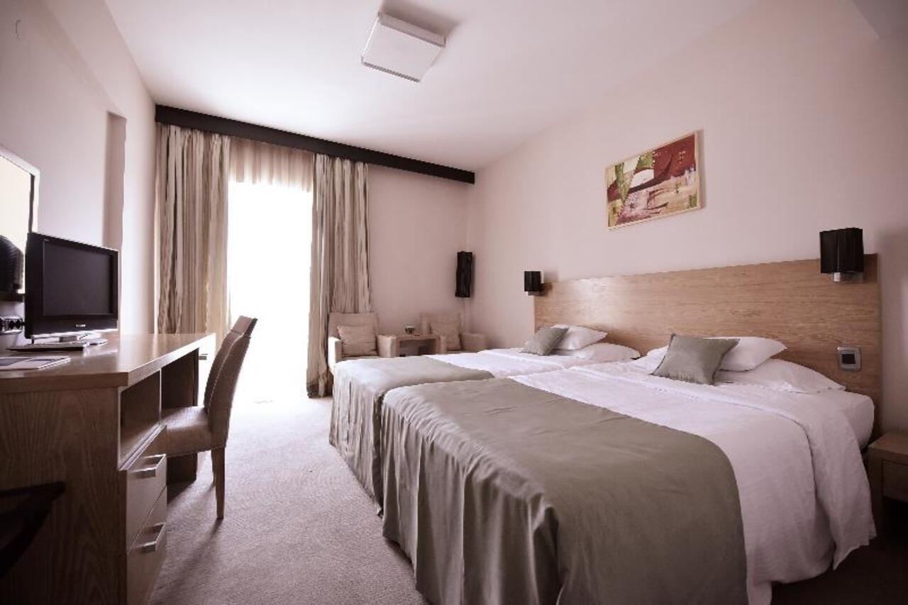 City Hotel Podgorica Esterno foto