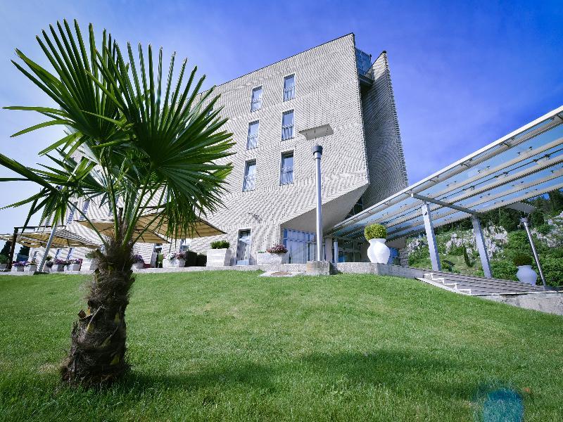 City Hotel Podgorica Esterno foto