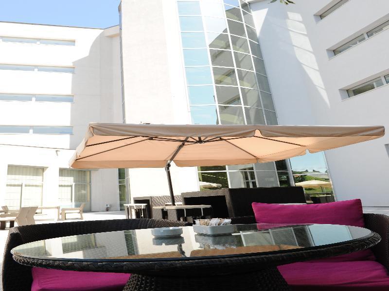 City Hotel Podgorica Esterno foto